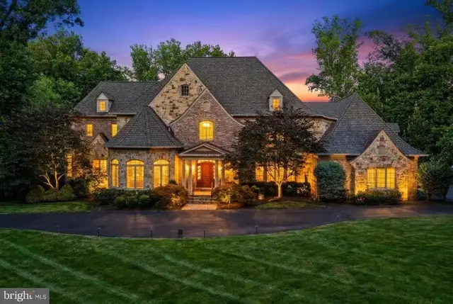 1239 Daleview Dr, Mclean