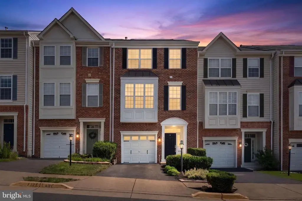 508 Legrace Ter Ne, LEESBURG