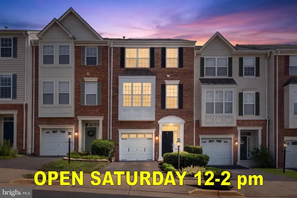 508 Legrace Ter Ne, LEESBURG