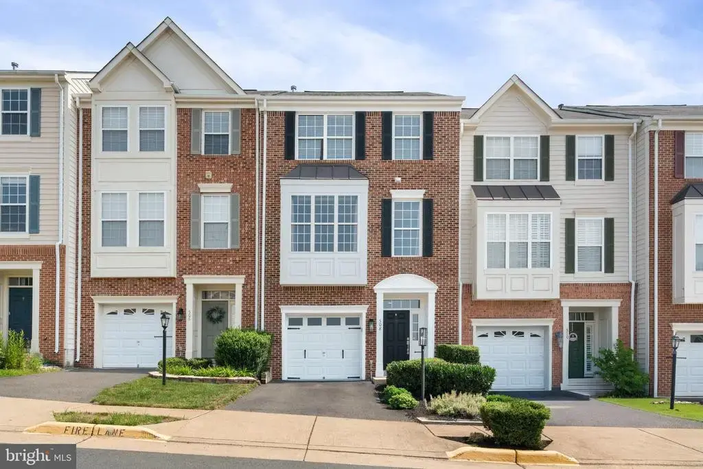 508 Legrace Ter Ne, LEESBURG