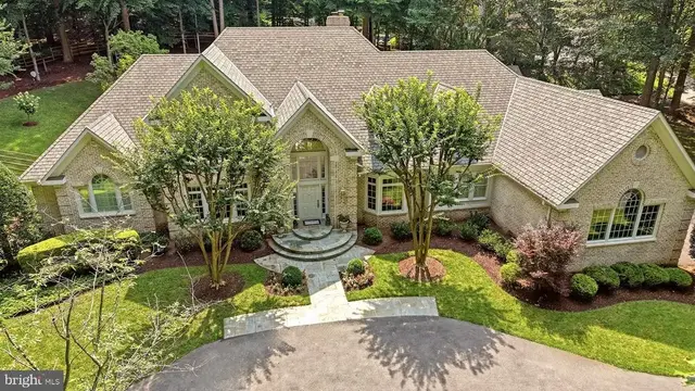 11216 River View Dr, Potomac