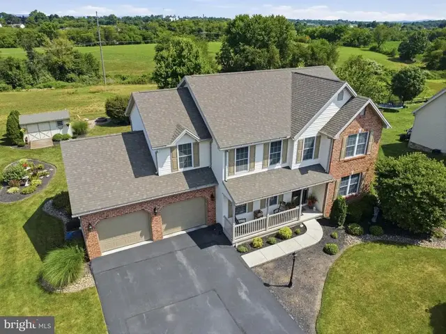 1427 Hunters Chase #51, Chambersburg