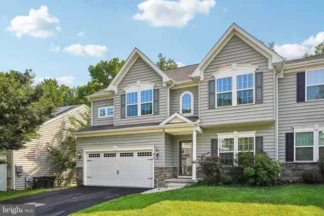 818 N Aikens Tavern Ct, Newark