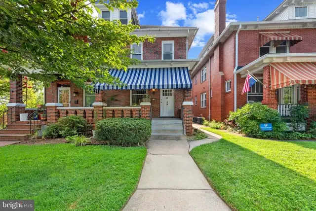 24 College Ave, Frederick
