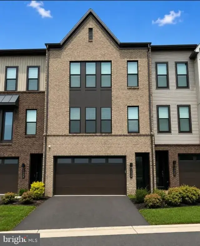 2615 Jetstream Rd, Herndon