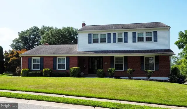 203 Meriden Dr, Newark