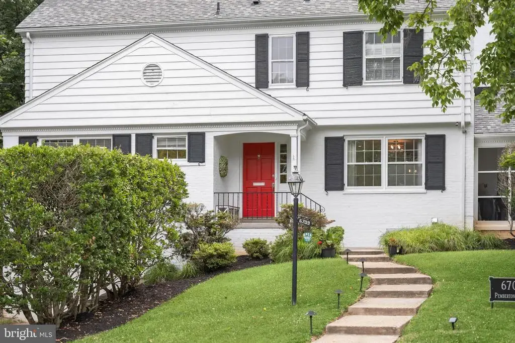 6709 Pemberton St, BETHESDA