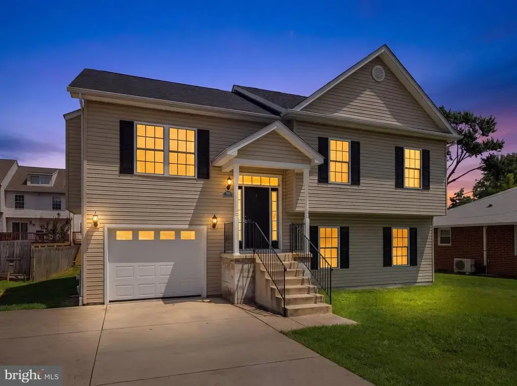 7933 East End, BALTIMORE
