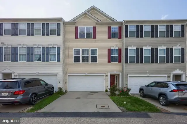 2307 Golden Eagle Dr, York