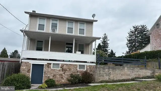 103 W Main St, Hershey