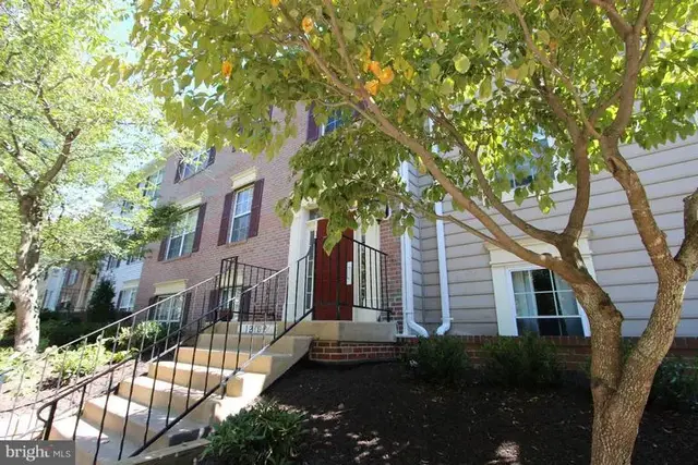 12102 Green Leaf Ct #102, Fairfax