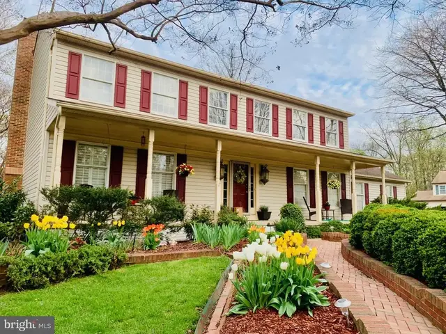 108 Briarwood Ct, Sterling