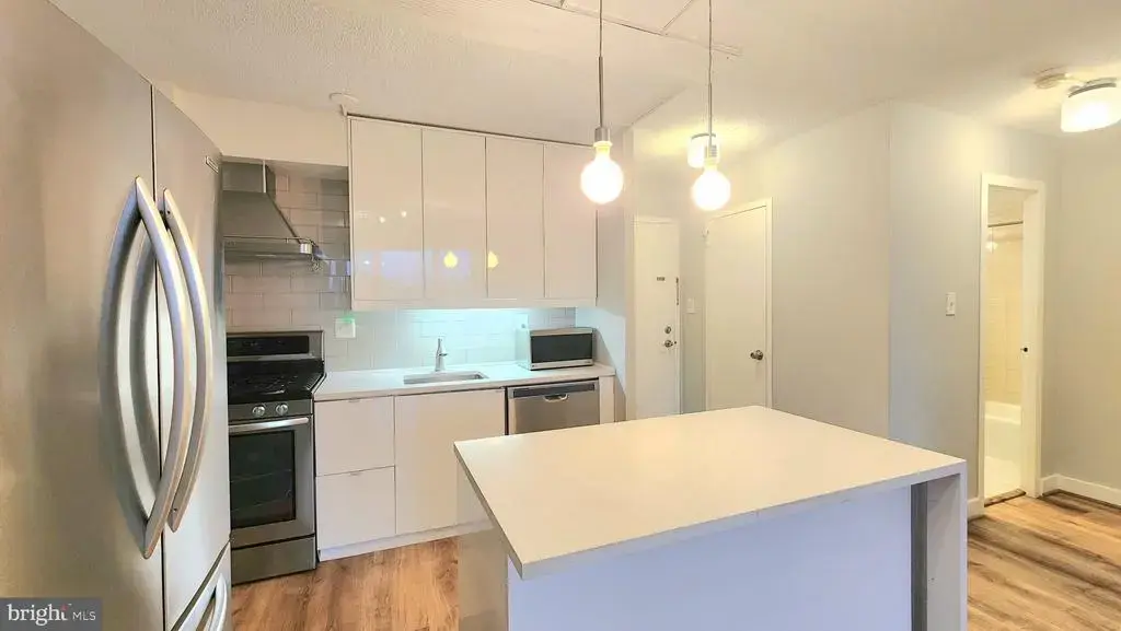 2500 N Van Dorn St #1020, ALEXANDRIA