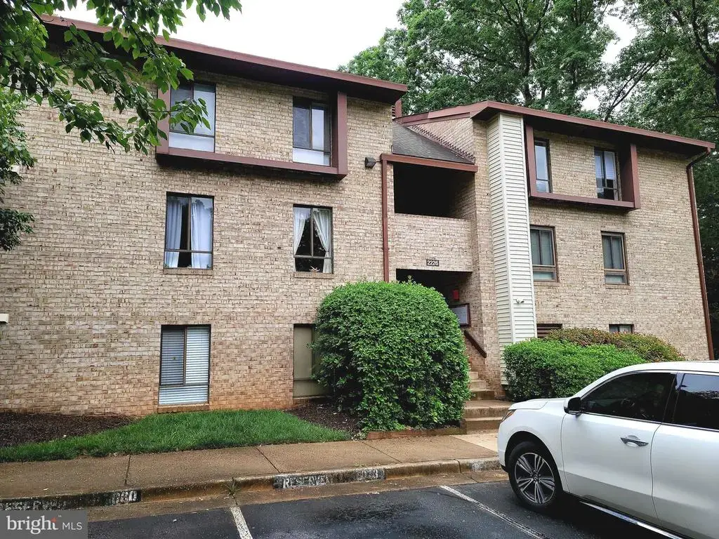 2226 Castle Rock Sq #1b, RESTON