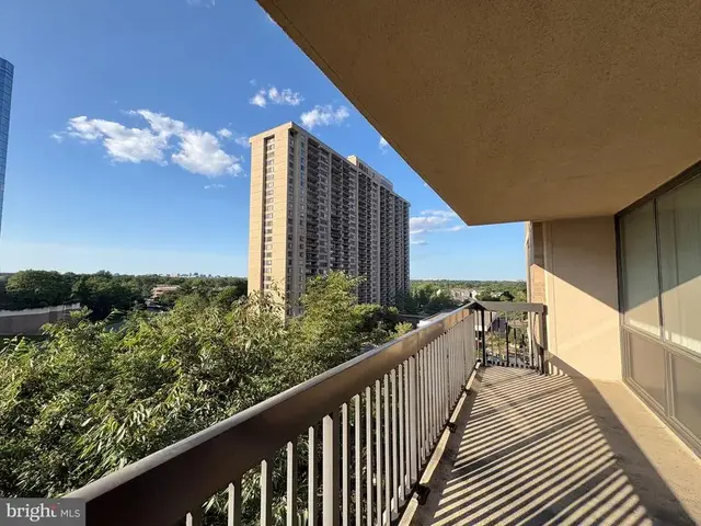3709 S George Mason Dr #605e, Falls Church