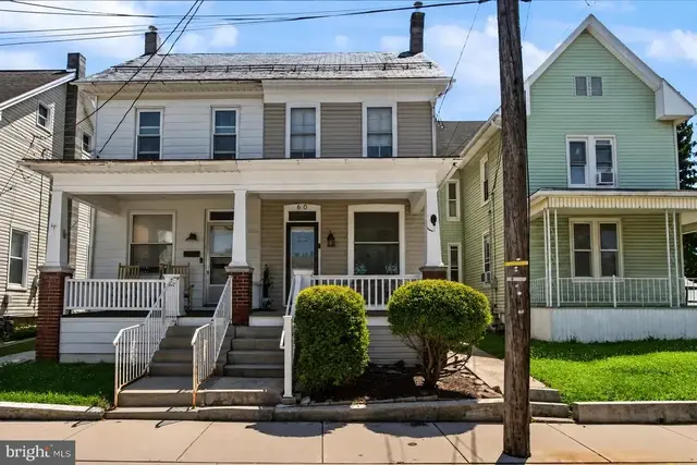 60 E Maple St, Dallastown