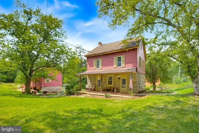 728 Academy Rd, York