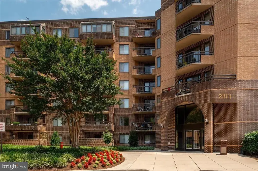 2111 Wisconsin Ave Nw #319, WASHINGTON