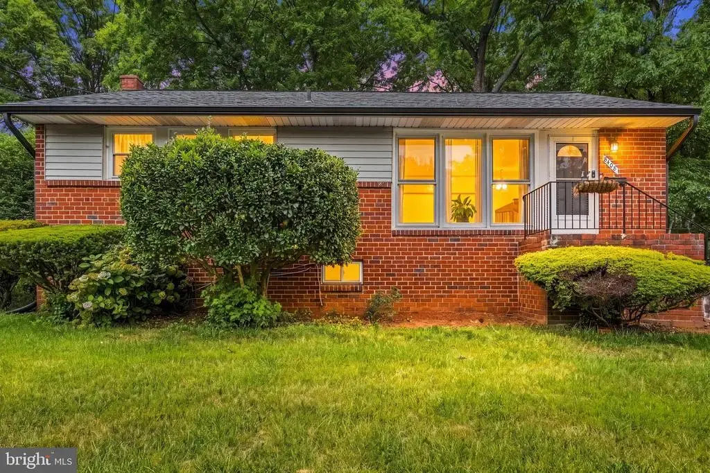 8408 Carrollton Pkwy, HYATTSVILLE