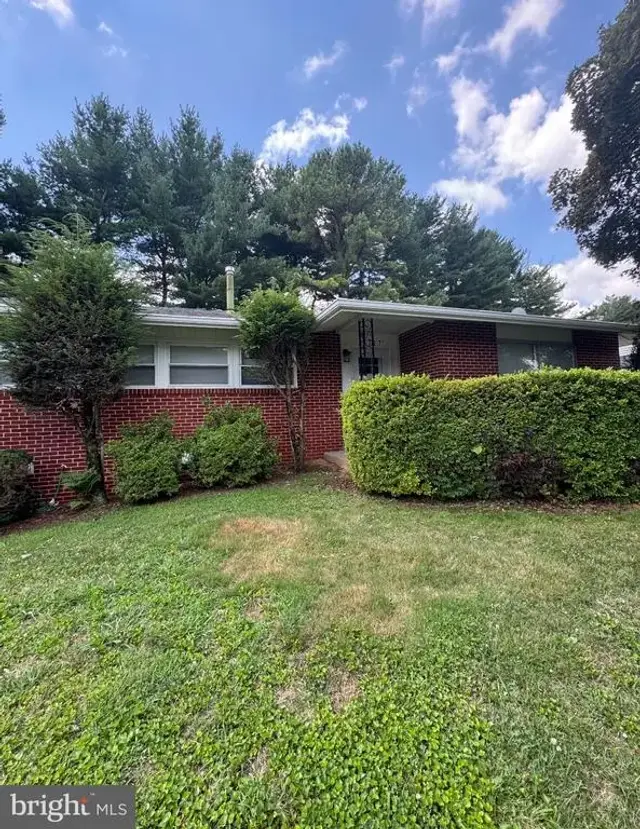 8327 Scotts Level Rd, Pikesville