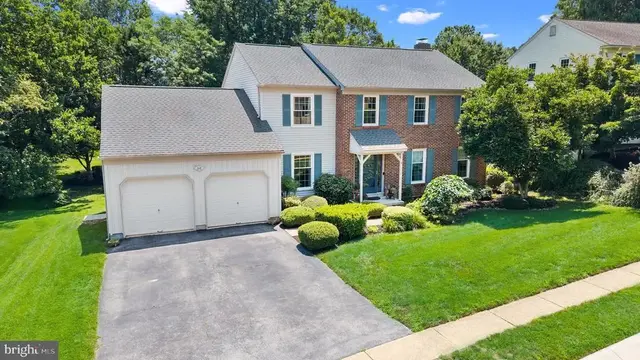 8 Winding Hill Dr, Hockessin