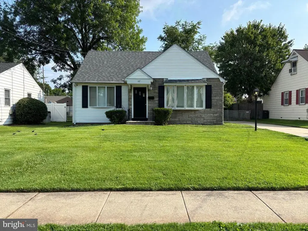 147 Russell Ave, BARRINGTON