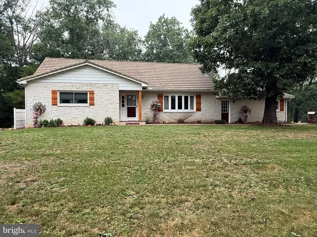 11 Wagner Drive, MECHANICSBURG