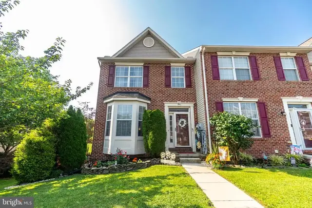 61 Sara Ln, Hanover