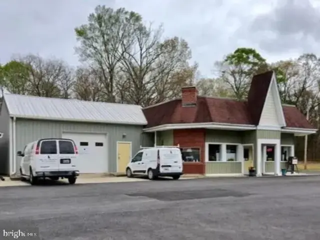 8200 Crain Hwy, La Plata