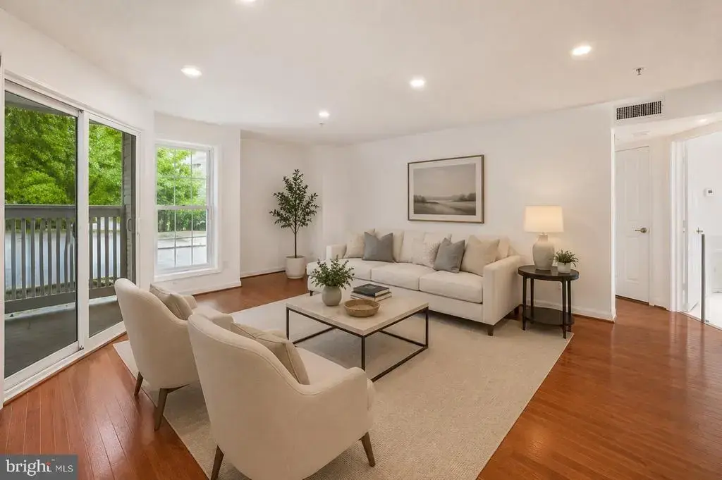 1504 Lincoln Way #133, MCLEAN