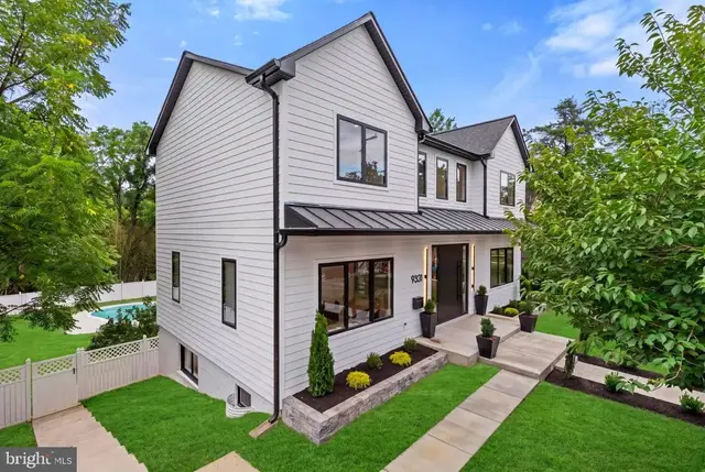 9331 E Parkhill Dr, Bethesda