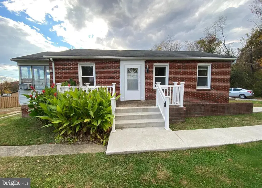 181 Truslow Rd #1, FREDERICKSBURG
