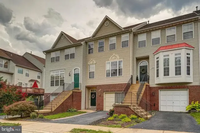 14679 Seasons Dr, Centreville