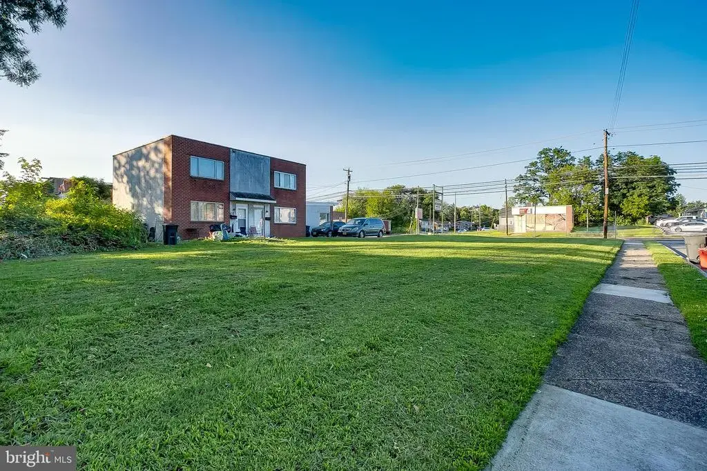 502 N White Horse Pike, STRATFORD