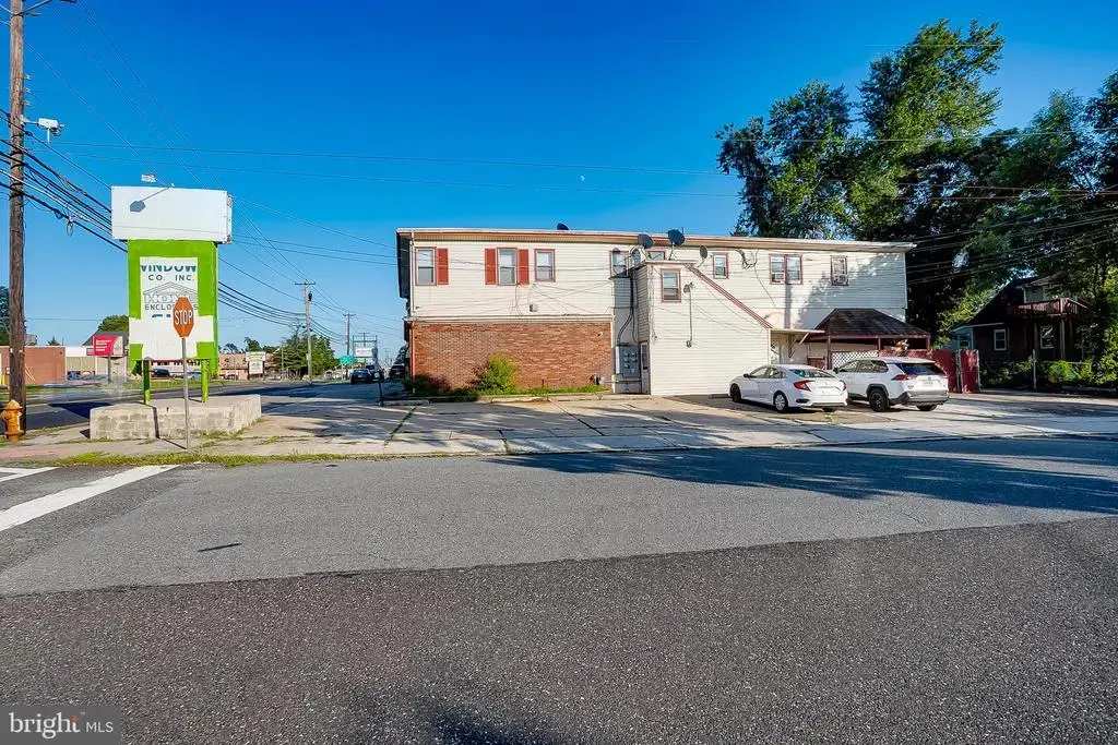 512 N White Horse Pike, STRATFORD