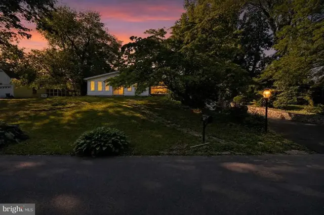 24 Winding Ln, Feasterville Trevose