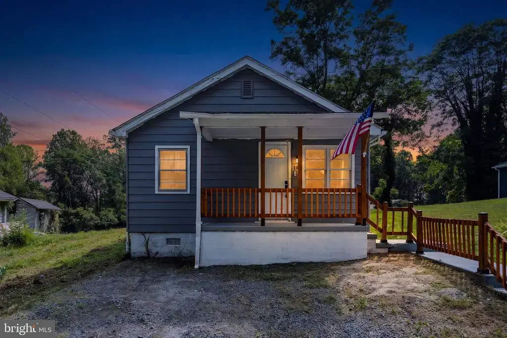 145 Bowler Ln, ORANGE