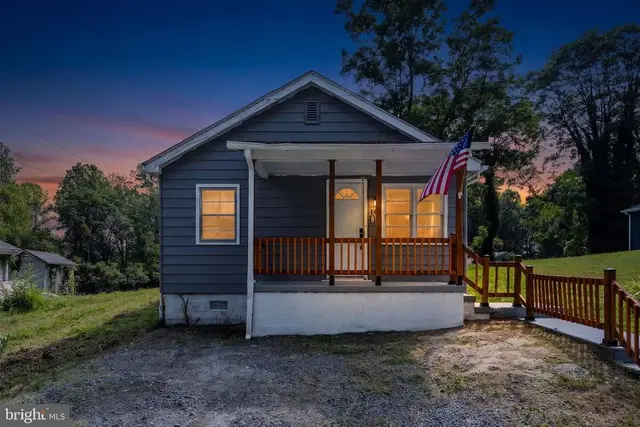 145 Bowler Ln, Orange