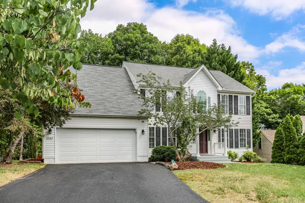 10205 N Hampton Ln, FREDERICKSBURG