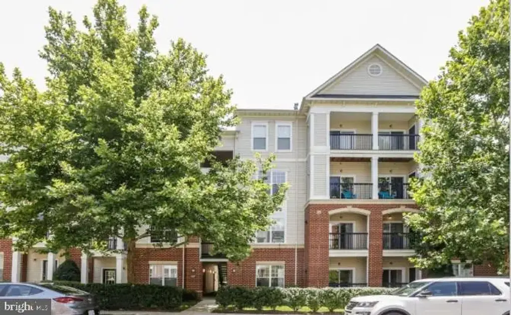 11397 Aristotle #11-207, FAIRFAX
