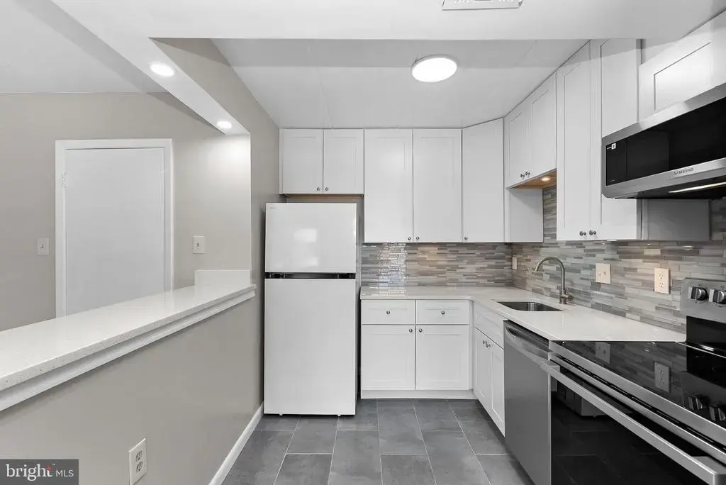 125-u Clubhouse Dr Sw #7, LEESBURG