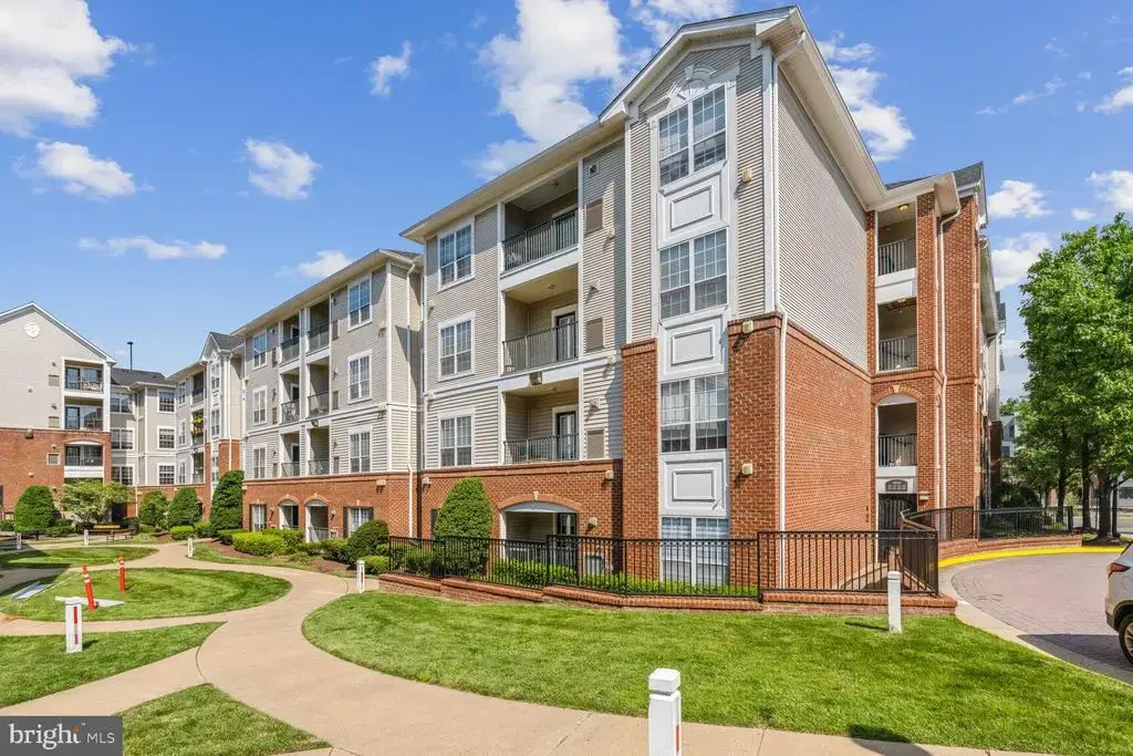4850 Eisenhower Ave #205, ALEXANDRIA