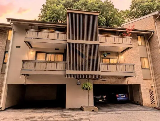 109 Cross Keys Rd #r109f, Baltimore