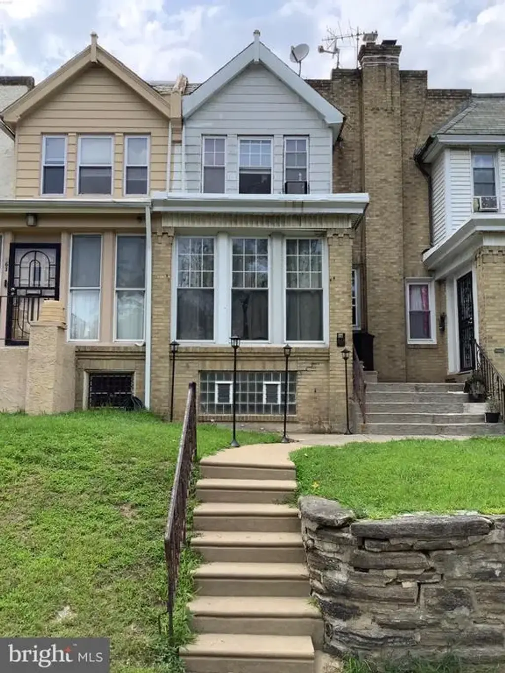 561 W Abbottsford Ave, PHILADELPHIA