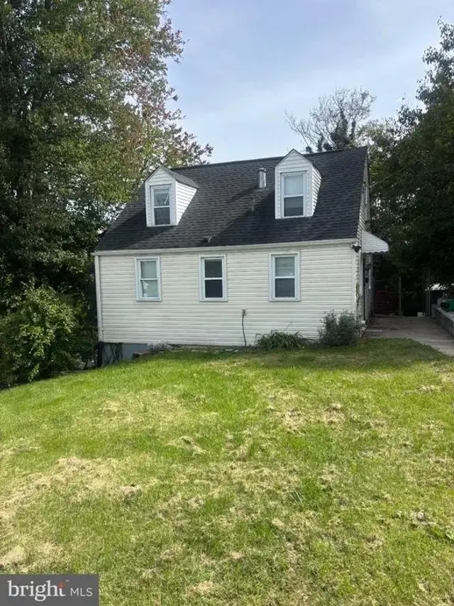 5803 63rd Pl, Riverdale