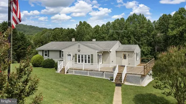 12280 Grindstone Ln, Boston