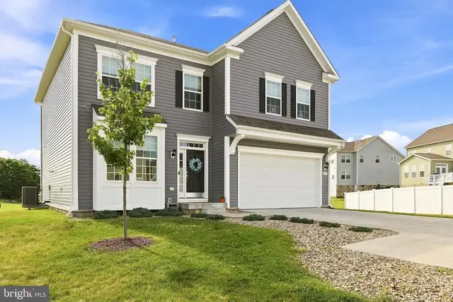 215 Upperville Dr, Stephens City