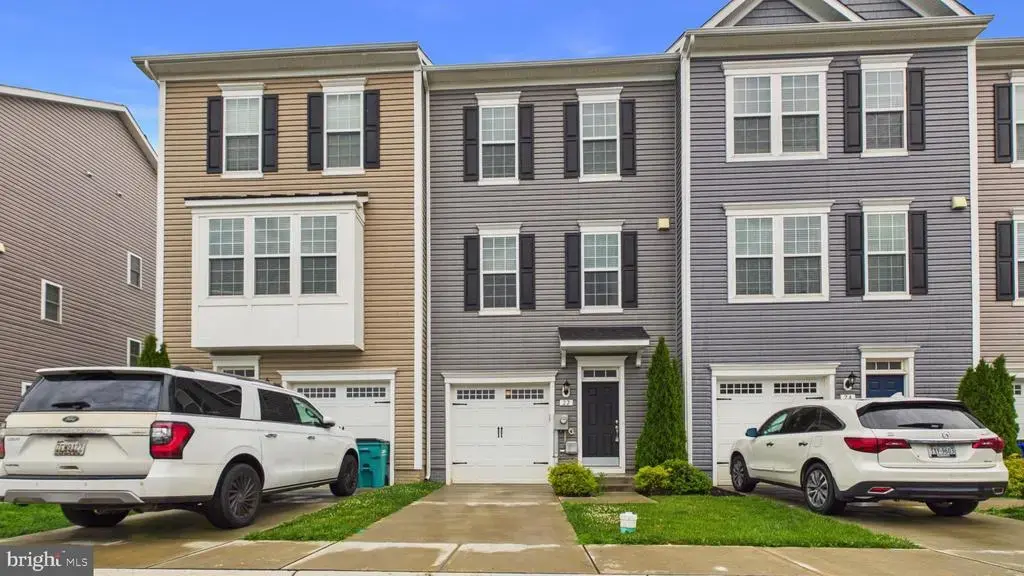 12 Chester Ct, MIDDLETOWN