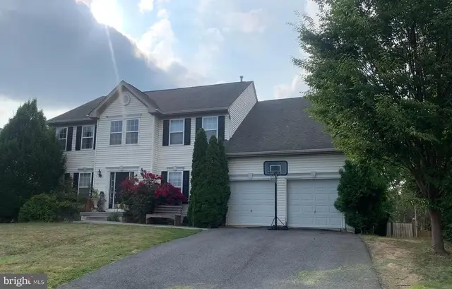 804 Crystal Ln, Strasburg