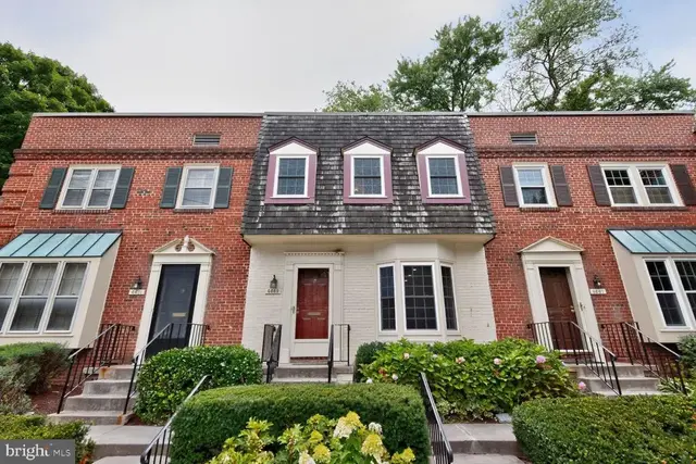 6609 Hillandale Rd #90, Chevy Chase